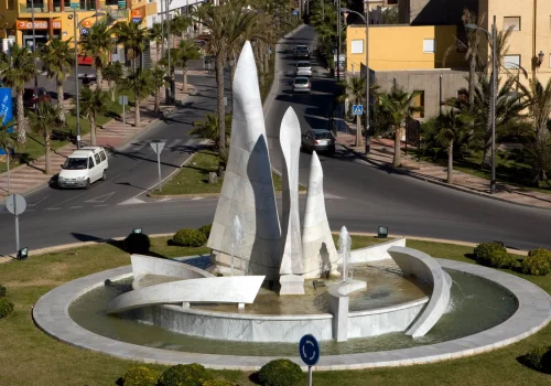 imageye___-_imgi_4_fuente-de-los-descubrimientos-cuellar-stone-03