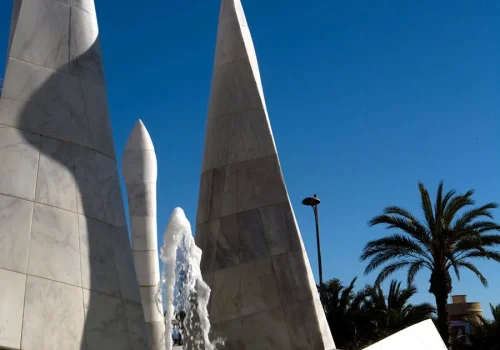 imageye___-_imgi_7_fuente-de-los-descubrimientos-cuellar-stone-06